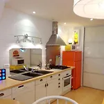 Maison Chaleureuse Proche De Avec Un Grand Jardin Montluçon