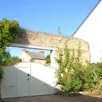 Maison Chaleureuse Proche De Avec Un Grand Jardin
