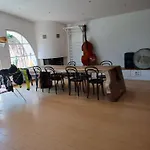 Maison Chaleureuse Proche De Avec Un Grand Jardin *