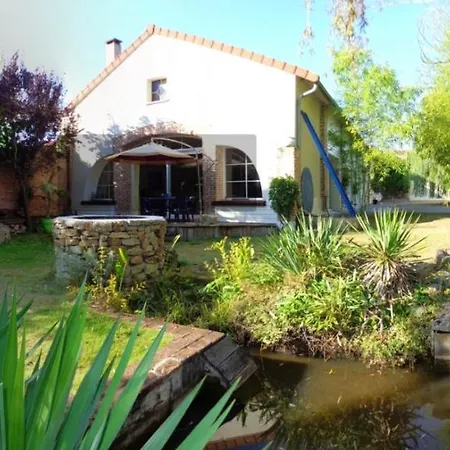 בית נופש Maison Chaleureuse Proche De Avec Un Grand Jardin *