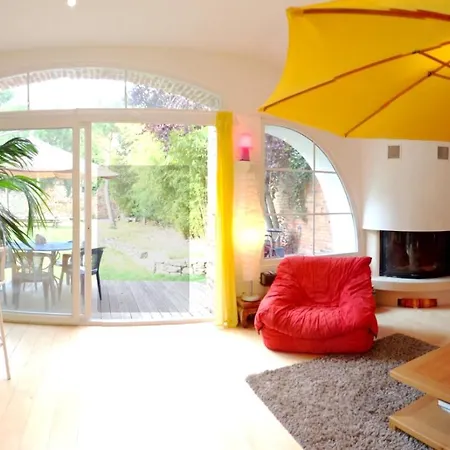 Maison Chaleureuse Proche De Avec Un Grand Jardin Montluçon