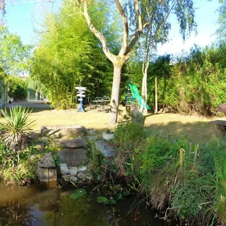 Maison De 3 Avec Jardin Clos Et Wifi A Hébergement de vacances Montluçon