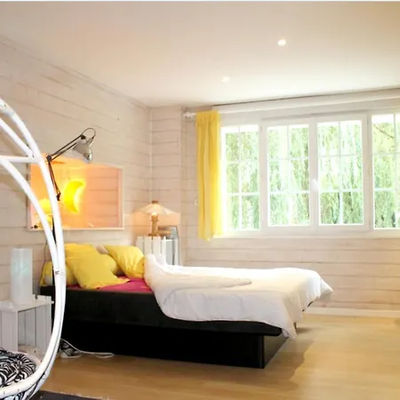 Maison Chaleureuse Proche De Avec Un Grand Jardin *