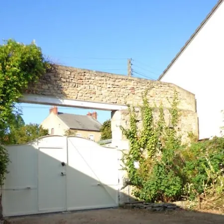 Maison Chaleureuse Proche De Avec Un Grand Jardin