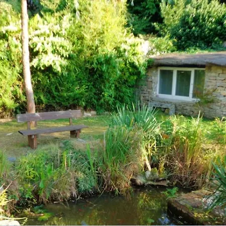 Hébergement de vacances Maison De 3 Avec Jardin Clos Et Wifi A Montluçon