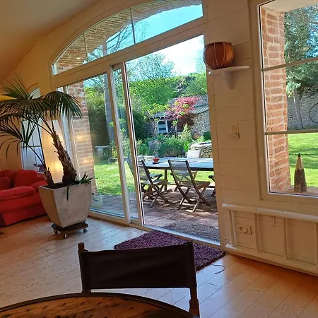 Maison Chaleureuse Proche De Avec Un Grand Jardin Casa vacanze Montluçon
