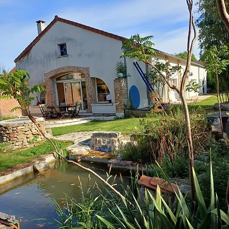 Casa vacanze Maison Chaleureuse Proche De Avec Un Grand Jardin Montluçon