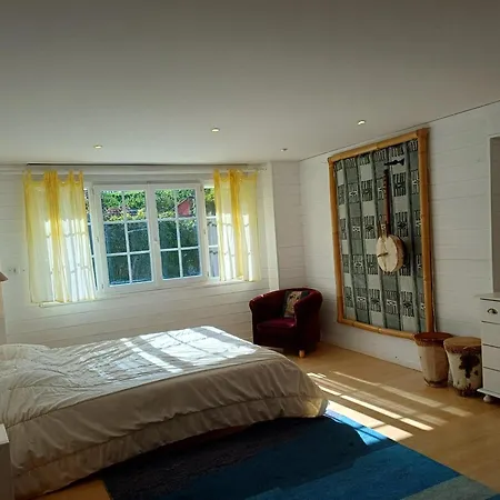 Maison Chaleureuse Proche De Avec Un Grand Jardin