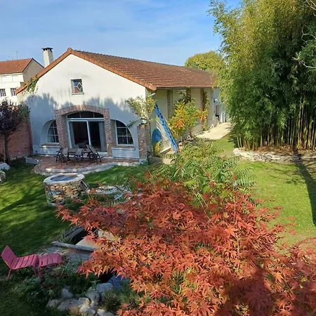 Casa vacanze Maison Chaleureuse Proche De Avec Un Grand Jardin Montluçon