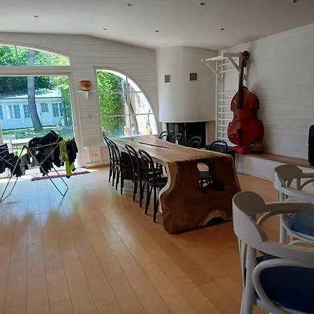 Prázdninový dům Maison Chaleureuse Proche De Avec Un Grand Jardin Montluçon